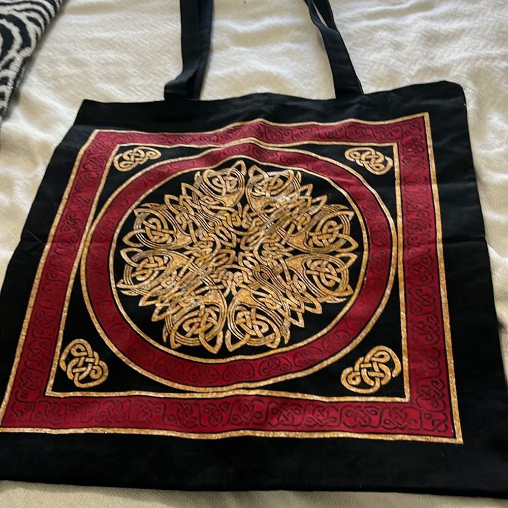 Tote bag
